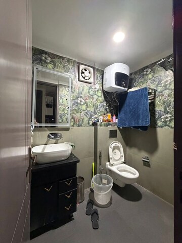 Master Bedroom in 3 BHK Builder Floor at Vasant Kunj – for Rent