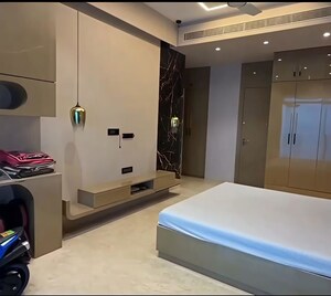 Room in 4 BHK Apartment at Raheja Imperia, Worli – for Sale