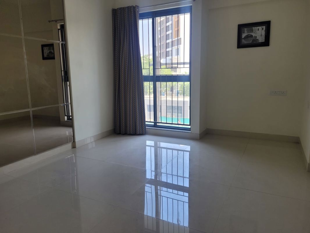 2 BHK Apartment For Sale in Kumar Palmspring Towers