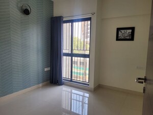 Room in 2 BHK Apartment at Kumar Palmspring Towers, Undri – for Sale