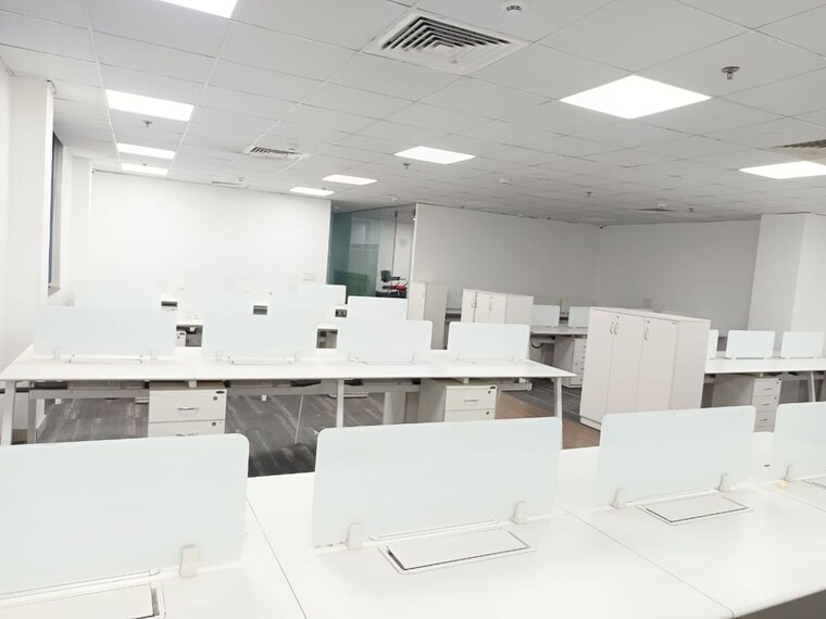Team Area, sector 2 Commercial Office Space 3200 Sq.Ft. In Sector 2 Noida 9948493