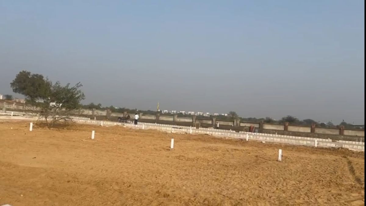 Plot For Sale in Theekariya