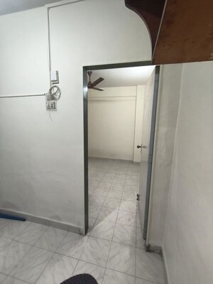 Room in 1 BHK Apartment at Green Field B CHS LTD, Andheri East – for Rent