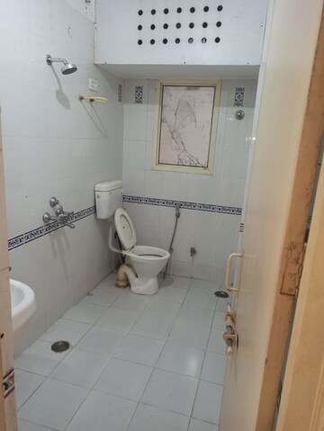 Bathroom in 3 BHK Apartment at Samiah Melrose Avenue, Vrindavan Yojna – for Sale