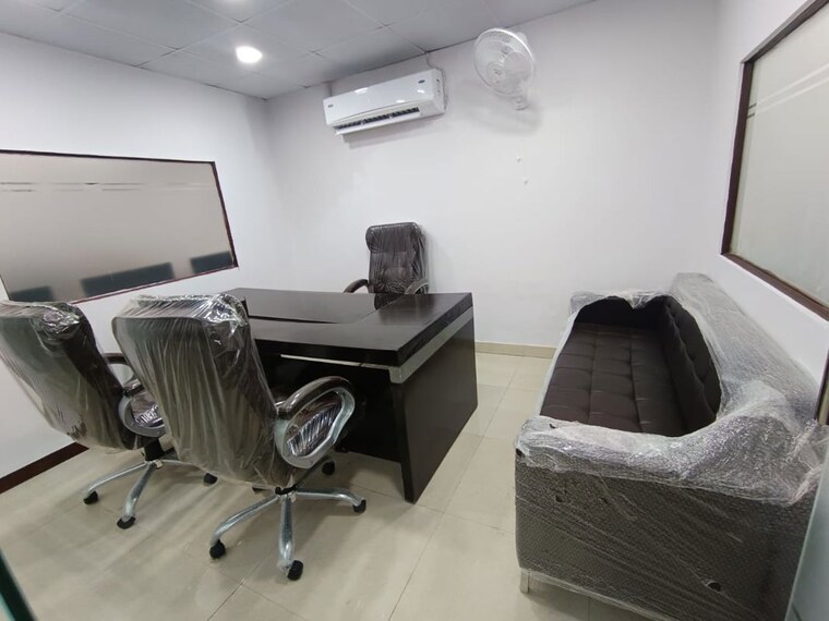 Team Area, sector 2 Commercial Office Space 2200 Sq.Ft. In Sector 2 Noida 9948785