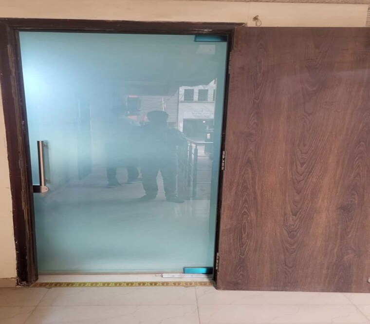 Team Area, dadar east Commercial Office Space 300 Sq.Ft. In Dadar East Mumbai 9948778