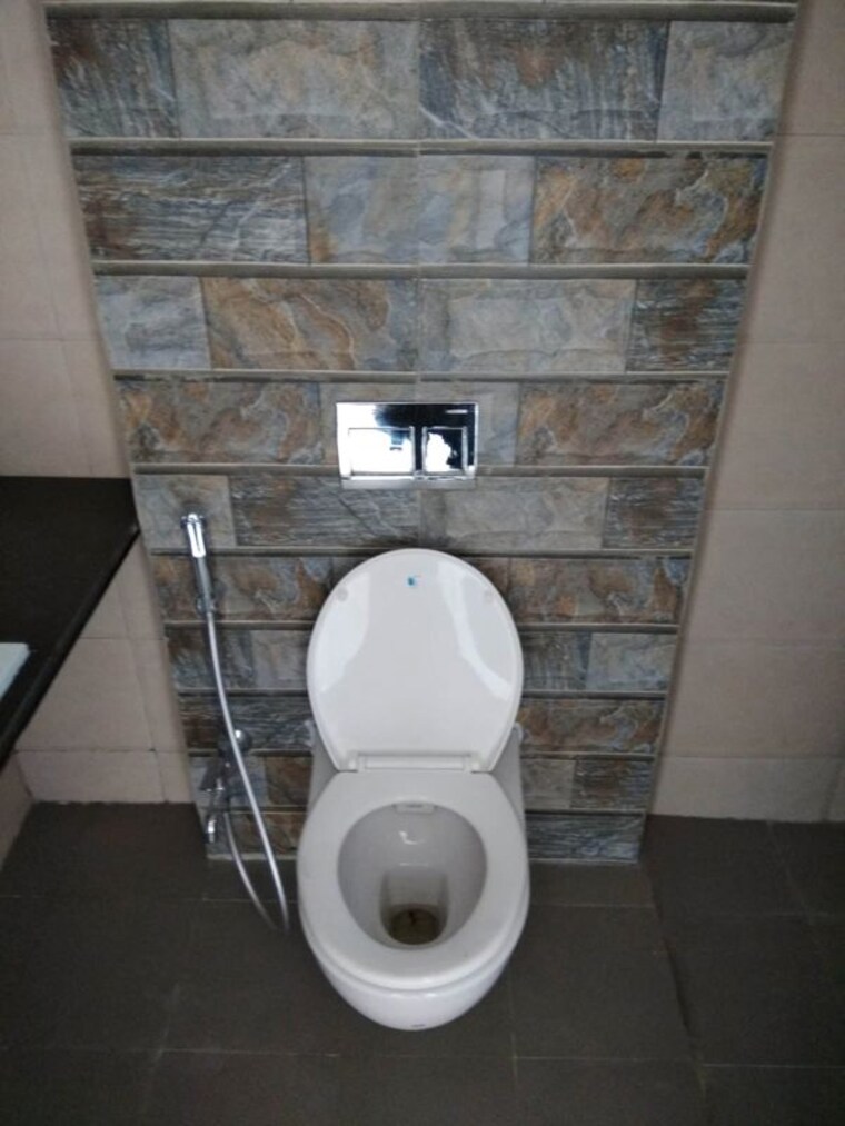 Bathroom, sunshine-court 3 Bedroom 1650 Sq.Ft. Apartment In Kalyani Nagar Pune 9948945