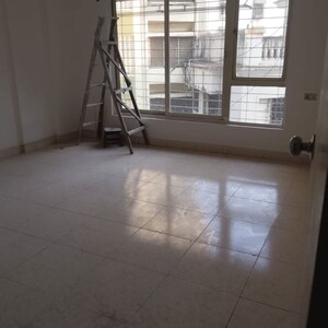 Room in 3 BHK Apartment at Solitaire Malad West, Navy Colony – for Rent