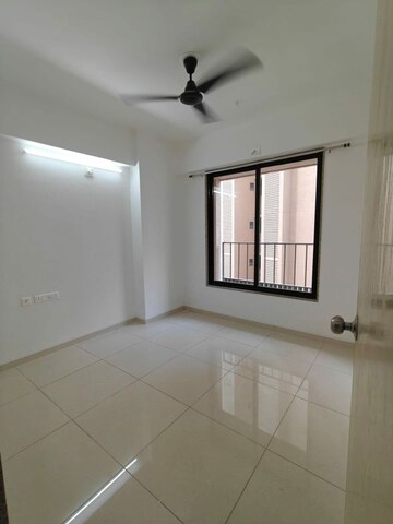 Room in 3 BHK Apartment at Sun Atmosphere, Shela – for Rent
