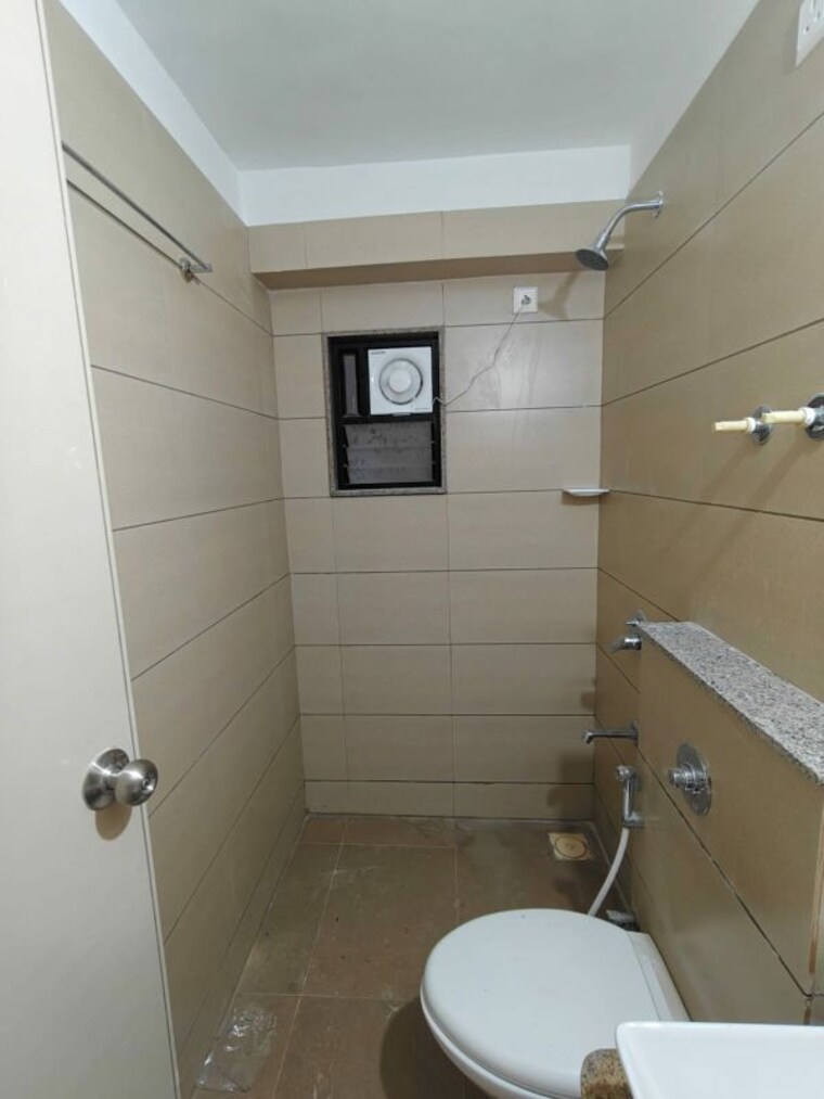 Bathroom, sun-atmosphere 3 Bedroom 1700 Sq.Ft. Apartment In Shela Ahmedabad 9949142