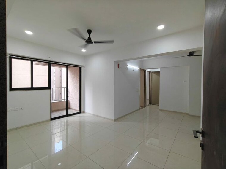 Room, sun-atmosphere 3 Bedroom 1700 Sq.Ft. Apartment In Shela Ahmedabad 9949142