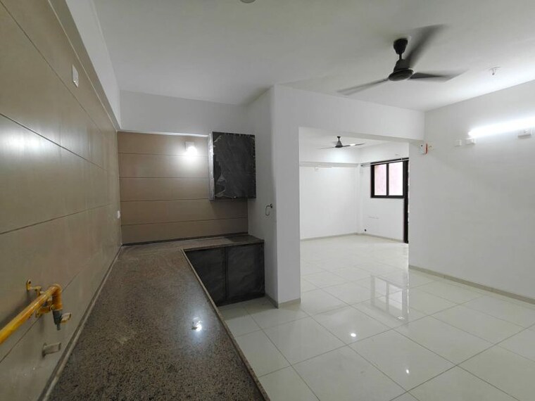 Bathroom, sun-atmosphere 3 Bedroom 1700 Sq.Ft. Apartment In Shela Ahmedabad 9949142