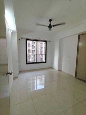 Room in 3 BHK Apartment at Sun Atmosphere, Shela – for Rent