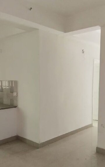 Room in 2.5 BHK Apartment at Migsun Twiinz, Eta Ii Greater Noida – for Sale