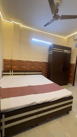Bedroom in Studio Builder Floor at Vipul Square, Sushant Lok I – for Rent