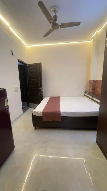 Studio Builder Floor For Rent in Vipul Square, Sushant Lok I