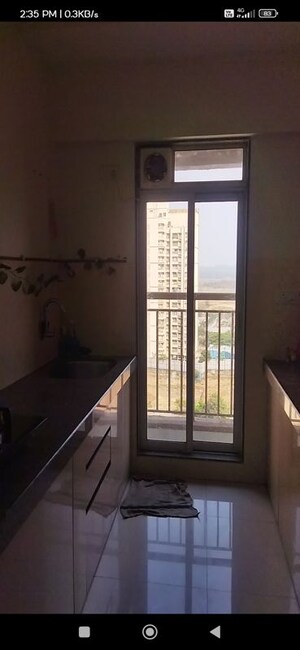 Room in 1 BHK Apartment at Metropolis Aquaris Phase 1, Kasarvadavali – for Rent