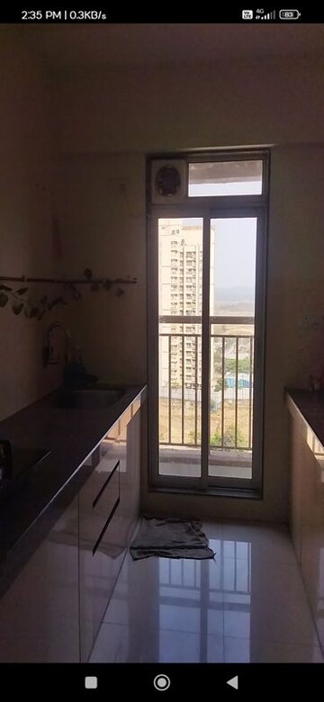 Room in 1 BHK Apartment at Metropolis Aquaris Phase 1, Kasarvadavali – for Rent