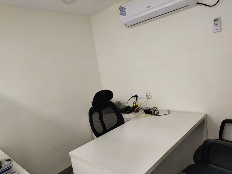 Team Area, chinar park Commercial Office Space 1600 Sq.Ft. In Chinar Park Kolkata 9949385