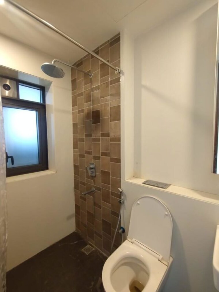 Bathroom, lodha-the-park 4 Bedroom 1560 Sq.Ft. Apartment In Worli Mumbai 9949607