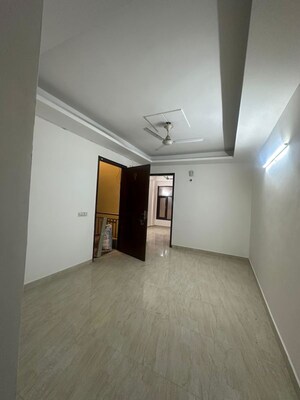 Room in 1 BHK Builder Floor at Saket – for Rent