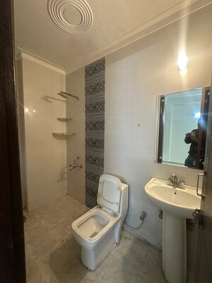 Bathroom in 1 BHK Builder Floor at Saket – for Rent