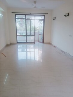 3.5 BHK + Servant Room Apartment For Rent in Unitech Harmony
