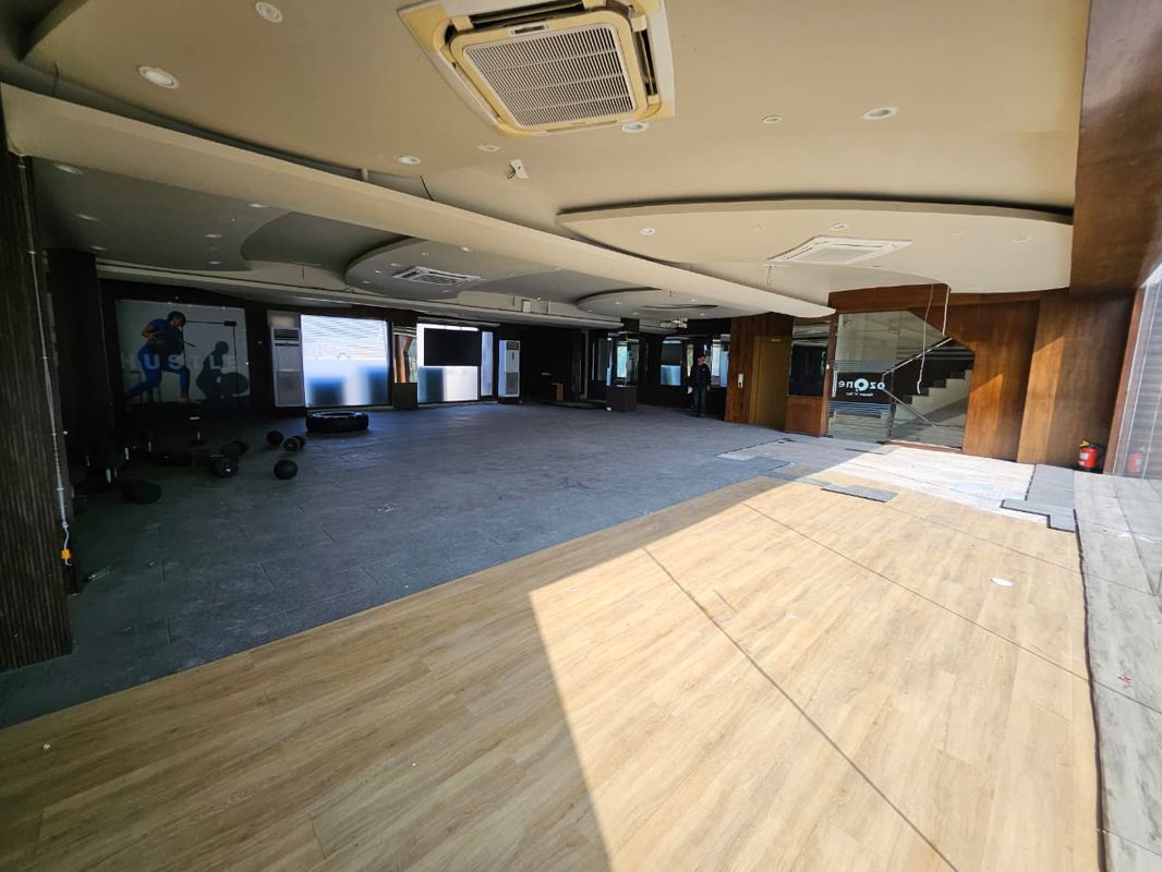 Showroom For Rent in Punjabi Bagh West