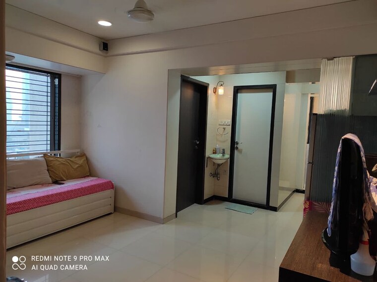 Bedroom, god-gifts-building 1 Bedroom 300 Sq.Ft. Apartment In Lower Parel Mumbai 9949854