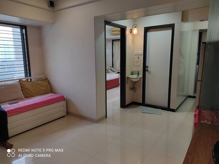 Room, god-gifts-building 1 Bedroom 300 Sq.Ft. Apartment In Lower Parel Mumbai 9949854