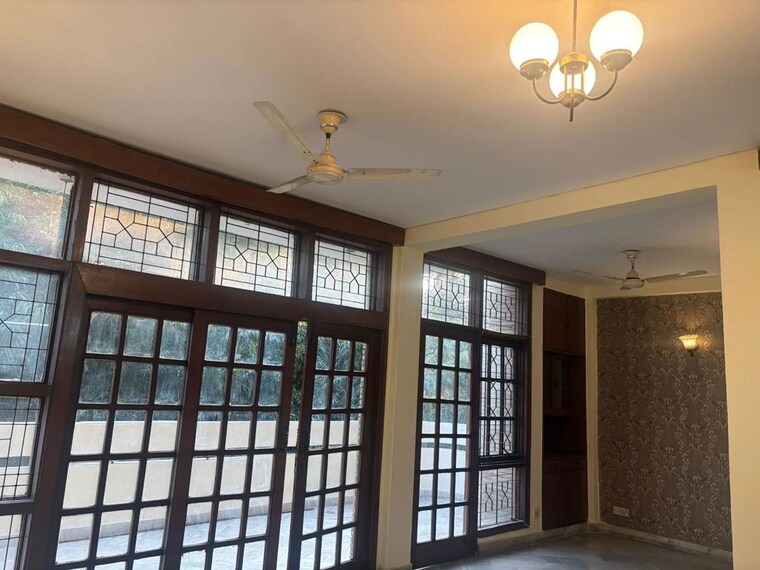 Room, panchsheel enclave 3 Bedroom 1550 Sq.Ft. Builder Floor In Panchsheel Enclave Delhi 9949855