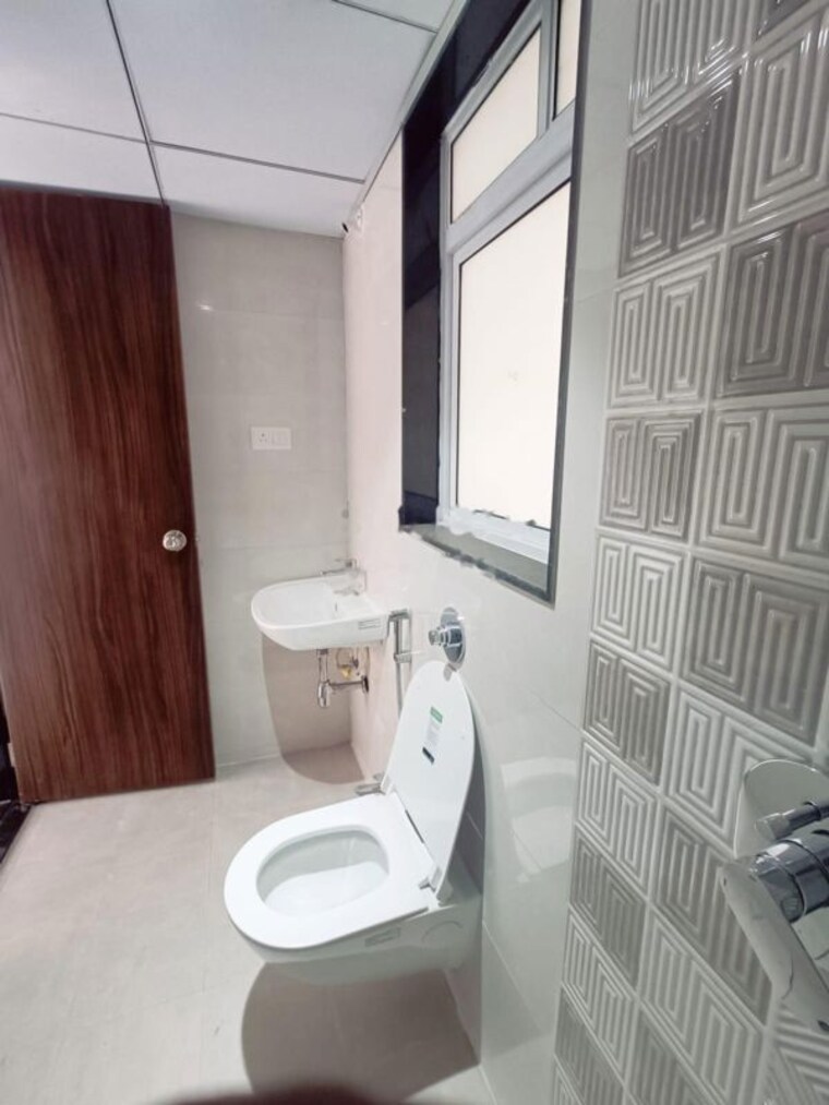 Bathroom, jhamtani-ace-abode 2 Bedroom 863 Sq.Ft. Apartment In Kiwale Pune 9949836