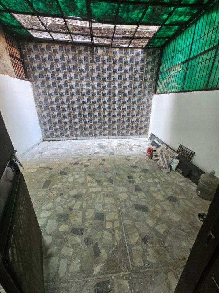 Bedroom, green fields colony 3 Bedroom 200 Sq.Yd. Builder Floor In Green Fields Colony Faridabad 9949857