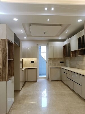 Building Lobby in 3 BHK Builder Floor at Meenakshi Garden – for Sale