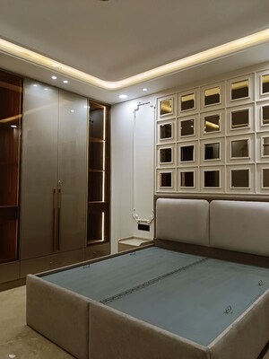 Building Lobby in 3 BHK Builder Floor at Meenakshi Garden – for Sale