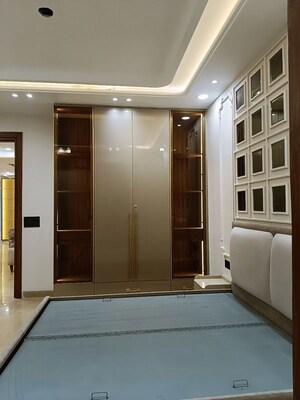 Building Lobby in 3 BHK Builder Floor at Meenakshi Garden – for Sale