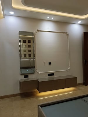 Furnished Amenities in 3 BHK Builder Floor at Meenakshi Garden – for Sale