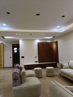3 BHK 1800 Sq.Ft. Builder Floor in Meenakshi Garden