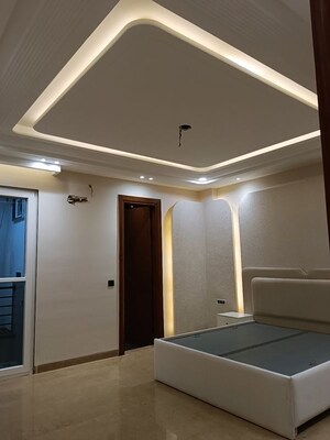 Building Lobby in 3 BHK Builder Floor at Meenakshi Garden – for Sale