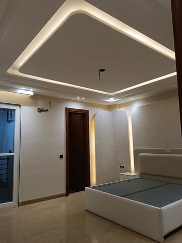 Building Lobby in 3 BHK Builder Floor at Meenakshi Garden – for Sale