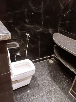 Furnished Amenities in 3 BHK Builder Floor at Meenakshi Garden – for Sale