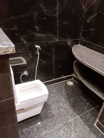 Furnished Amenities in 3 BHK Builder Floor at Meenakshi Garden – for Sale