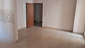 Room in 3 BHK Apartment at Amrapali Golf Homes, Sector 4 Greater Noida – for Sale