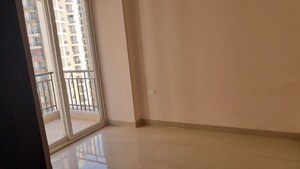 Room in 3 BHK Apartment at Amrapali Golf Homes, Sector 4 Greater Noida – for Sale