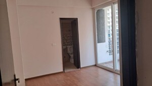 Room in 3 BHK Apartment at Amrapali Golf Homes, Sector 4 Greater Noida – for Sale