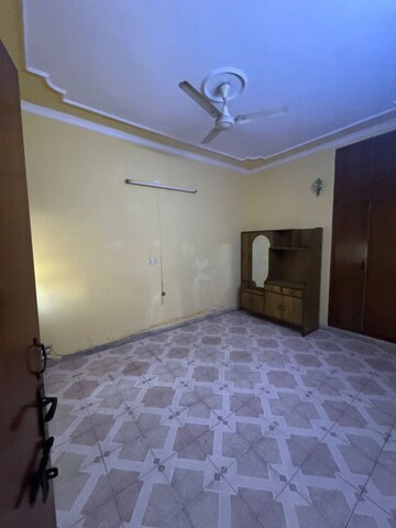 Bedroom in 4 BHK Apartment at Saket – for Rent