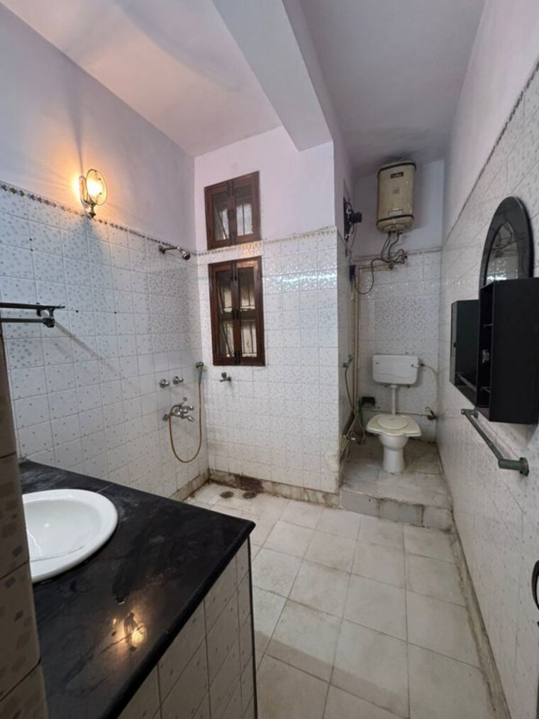 Master Bedroom, saket 4 Bedroom 5500 Sq.Ft. Apartment In Saket Delhi 9949873