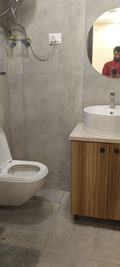 3 BHK + Servant Room Builder Floor For Rent in East Of Kailash