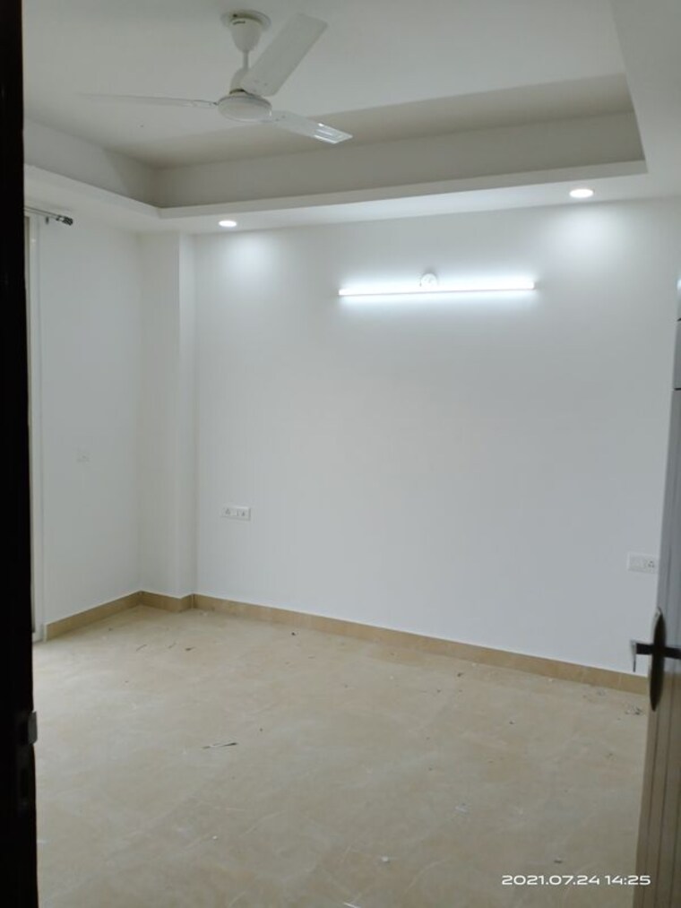 Room, vasant kunj 3 Bedroom 1400 Sq.Ft. Apartment In Vasant Kunj Delhi 9949974