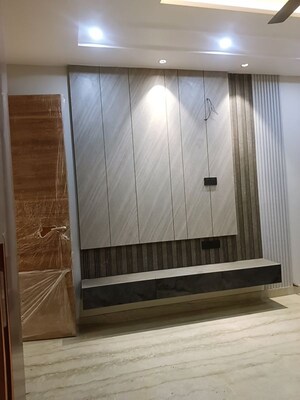 Building Lobby in 3 BHK Builder Floor at Meenakshi Garden – for Sale